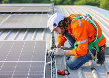 Installation de panneaux photovoltaïques